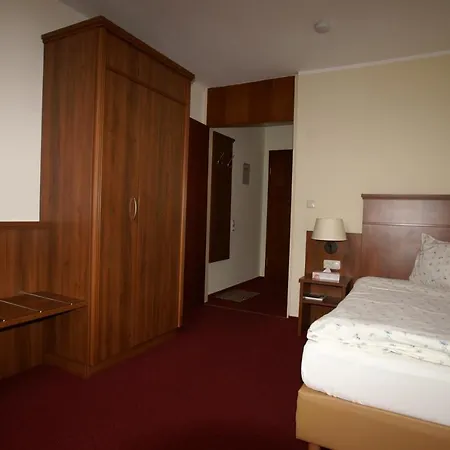 Отель Gasthof Zum Riesen Зелигенштадт